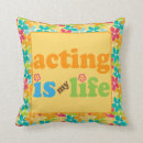 Recherche de actrice coussins Comédienne