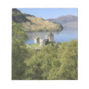 Suche nach loch in ein notizblock Hochland