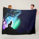 Suche nach aurora borealis decken Berge