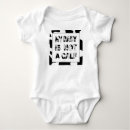 Recherche de la terre bébé vêtements Monde
