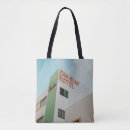 Suche nach hotels taschen Illustration