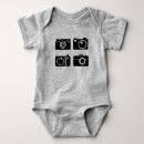 Suche nach fotograf babykleidung Fotos