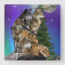 Recherche de loup et lune horloges Animaux