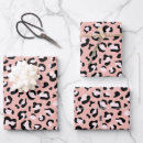 Recherche de léopard rose papier cadeau Taches de guépard