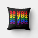 Suche nach lesbian kissen Rainbow