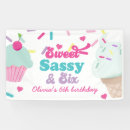 Recherche de petits gâteaux posters Girl