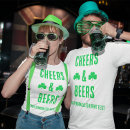 Suche nach grünes bier tshirts Für sie