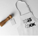 Recherche de kiss the cook tabliers Embrasser le cuisinier