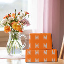 Recherche de orange papier cadeau Pour lui