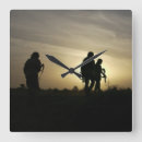 Suche nach kriegs wanduhren Soldat
