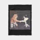 Suche nach zigaretten decken Katze