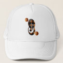 Recherche de 3 casquettes Trois