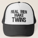 Recherche de multiples casquettes Père