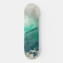 Recherche de vagues skateboards Plage