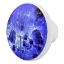 Recherche de lumière boutons et poignées de porte Moderne