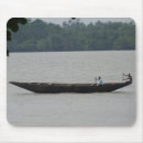 Recherche de bateau de rivière L'eau