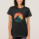 Suche nach wandern des frauen tshirts Landschaft