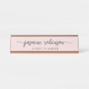 Recherche de fille bureau accessoires Signature