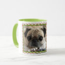 Suche nach hund und knochen tassen Mops