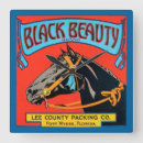 Recherche de rouge et noire horloges Rétro