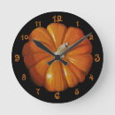 Recherche de citrouilles horloges Automne