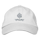Recherche de trois casquettes Monogramme