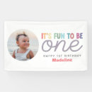 Suche nach mädchen mit banner Für kinder