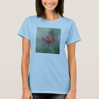 0465 Monarchschmetterling über Zinnia T-Shirt