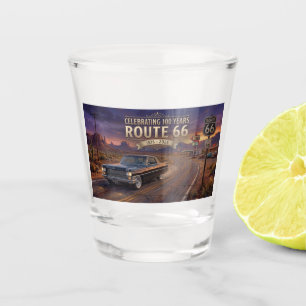 100 Jahre Route 66: Eine Feier Schnapsglas