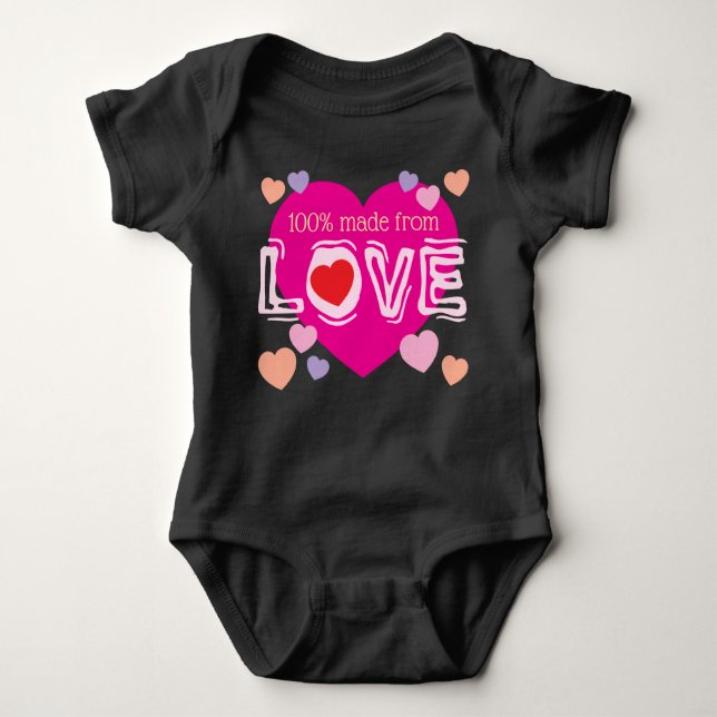 100% made from LOVE pink hearts Baby Strampler (Vorderseite)