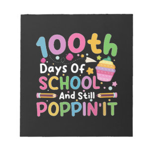 100 Tage Schule und noch immer Poppin-Mädchen Notizblock