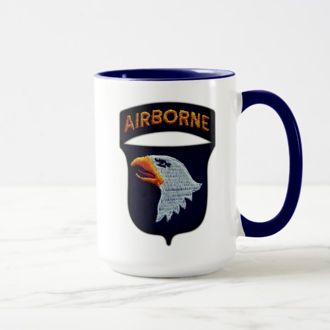 101. ABN Im Flugzeug Division Veteranen Tasse (Rechts)