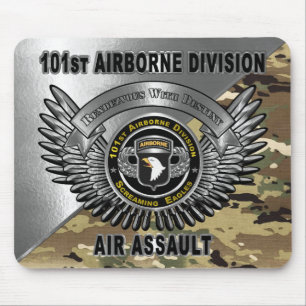 101. Im Flugzeug Division Mousepad