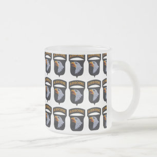 101. im Flugzeug Teilepflaster frostige BierTasse Mattglastasse