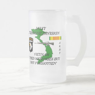 101st Im Flugzeug mattierte Tasse Vietnams
