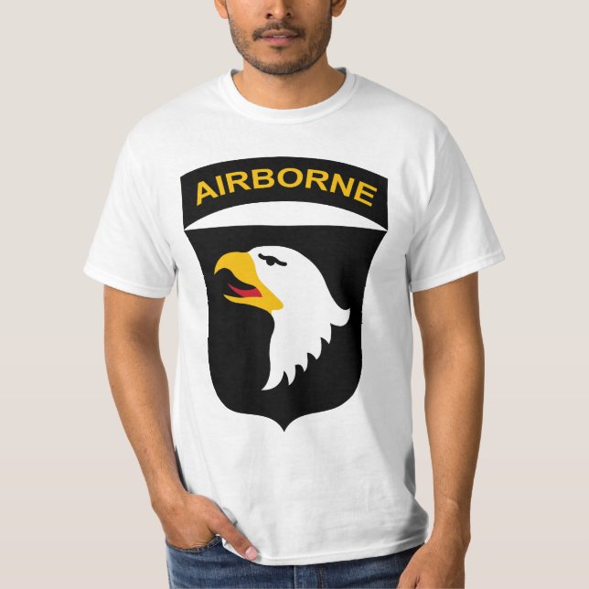 101st Im Flugzeug T-Shirt (Vorderseite)