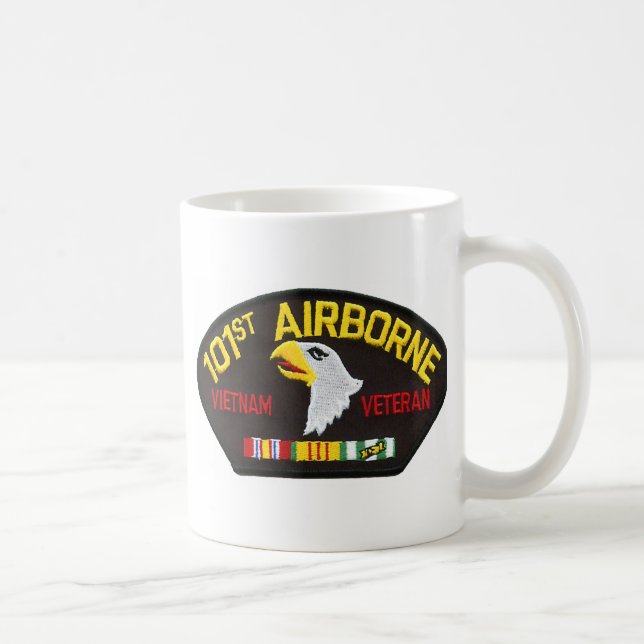 101st Im Flugzeug Vietnam-Veteran Kaffeetasse (Rechts)