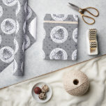 10.11.20.25.70. Jahrestag der Hochzeit Geschenkpapier<br><div class="desc">Ein romantisches,  silbernes Herzmuster der Rose mit ihrem Hochzeitssemble; alle Originalgrafiken sind exklusiv bei Zazzle erhältlich! HINWEIS: Bitte beachten Sie,  dass das Herzmuster der Rose nicht genau an der Naht dieses Verpackungspapiers auftritt. Es sollte jedoch den Text nicht beeinflussen. :</div>