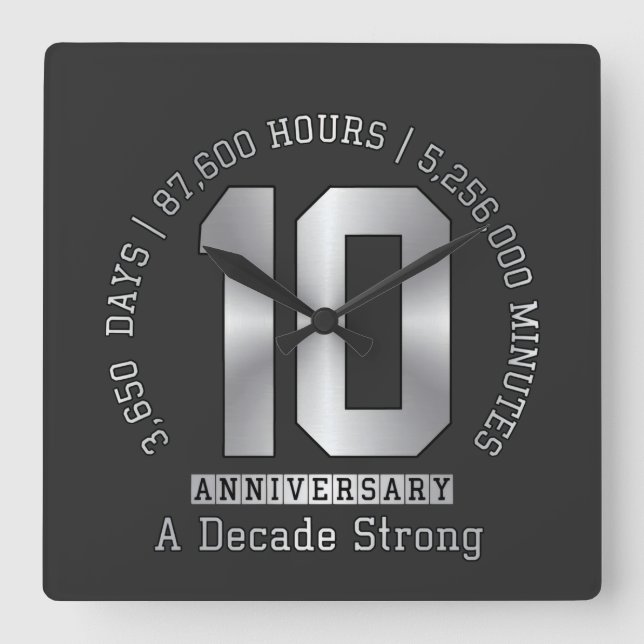 10 Year Anniversary Milestone - A Decade Strong  Quadratische Wanduhr (Vorderseite)