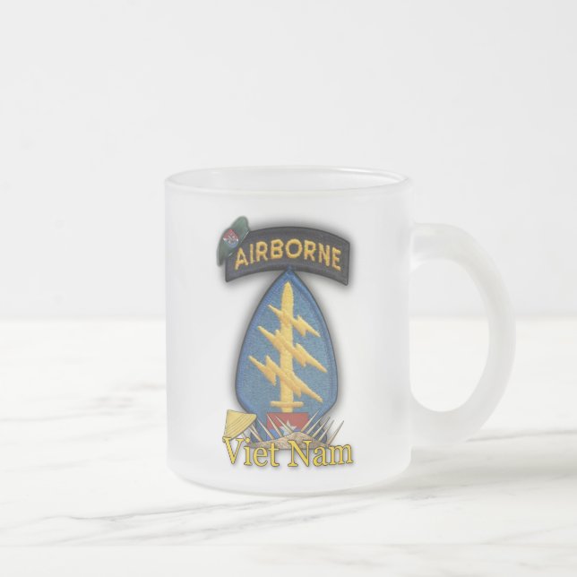 11. grüne Berets sfg vietnam vets frostige Tasse (Rechts)