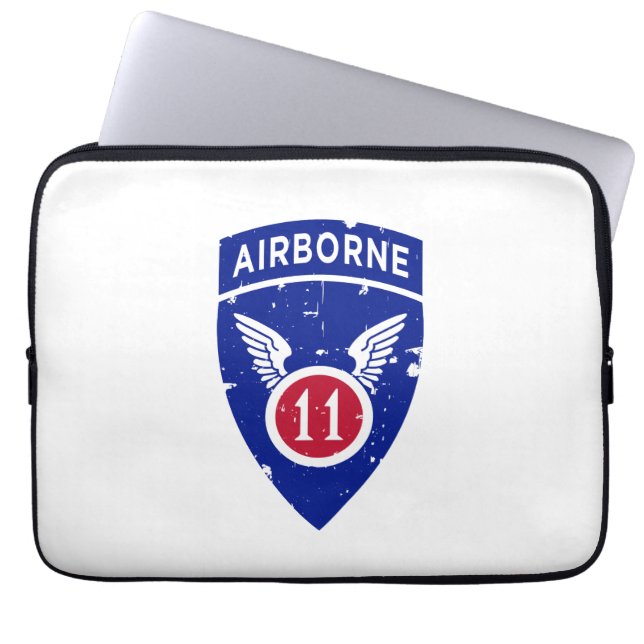 11. Im Flugzeug Abteilung "Arktische Engel" erschü Laptopschutzhülle (Vorderseite)