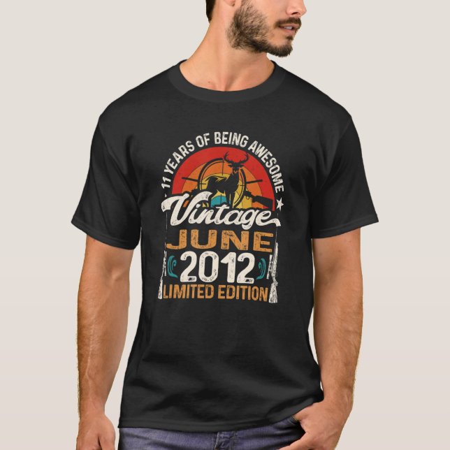 11 Jahre Jäger auf Hirschjagd Geboren Juni 2012 11 T-Shirt (Vorderseite)