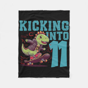 11-jähriger Skater Skateboard fahrender T-Rex Dino Fleecedecke