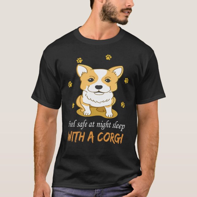 125 fühlen sich bei Nachtruhe mit Corgi sicher T-Shirt (Vorderseite)