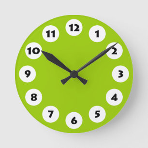 12 Spots - Black with White on Martian Green Runde Wanduhr
