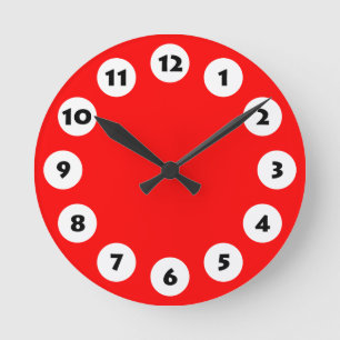 12 Spots - Black with White on Red Runde Wanduhr