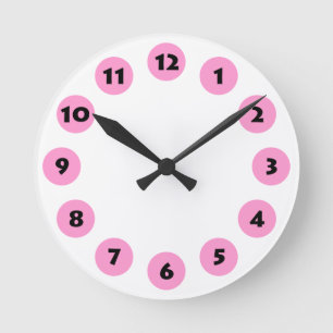 12 Spots - Schwarz mit Rosa auf Weiß Runde Wanduhr