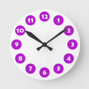 12 Spots - White with Purple on White Runde Wanduhr