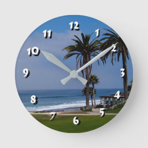 12 Zahlenoptionen - Strand und BaumUhr Runde Wanduhr
