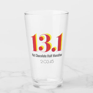 13.1 Halbmarathon mit fett gelbem roten Text Glas